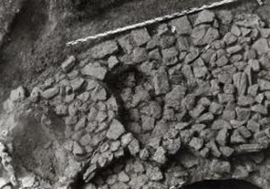 Το ΔΒΔ τμήμα της κρηπίδος μετά των δύο μανδύων.