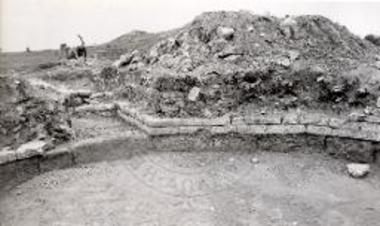 Άποψη του δρόμου του θολωτού τάφου στο Σερεμέτι.