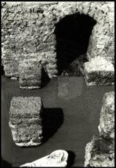 Ανατολικές Θέρμες. Πεσσίσκοι υποκαύστου.