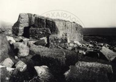 Άποψη της ανασκαφής (τοιχοδομία πύργου).