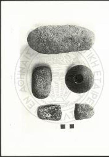 Νεολιθική σφύρα, πελέκεις και τριπτήρες εκ Κατσαμπά.