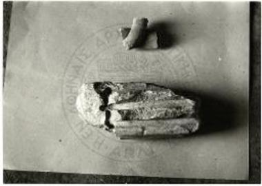 Βασιλική Γλυκέος. Απότμημα κιονίσκου με βεργία.