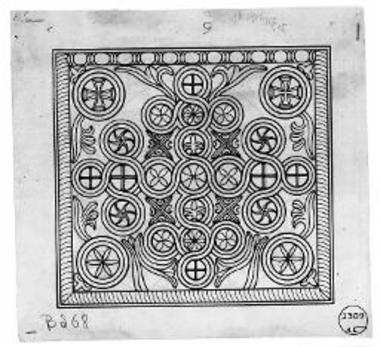 Πλαξ καλύψεως Αγίας Τραπέζης ναού Επισκοπής, κεκοσμημένη δι' αναγλύπτων γεωμετρικών συνδυασμών.