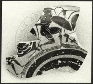 Πάρος, Κουκουναριές. Θραύσμα κύλικας αρχαϊκών χρόνων με παράσταση πολεμιστή.