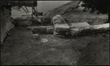 Αγ. Χαράλαμπος Μαρωνείας. Πατητήρι στη ΒΔ γωνία του αριστερού κλίτους.