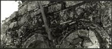 Βυζαντινός ναός Αγίων Θεοδώρων παρά το Πραστείον. Λεπτομέρεια του βορ. τοίχου.