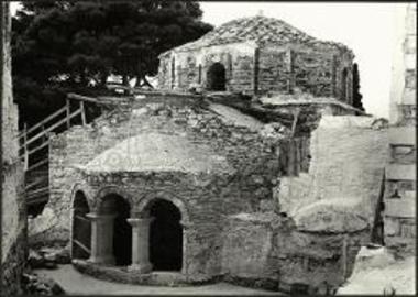 Η αψίς του ιερού του Βαπτηστηρίου μετά την αναστήλωσιν αυτής.