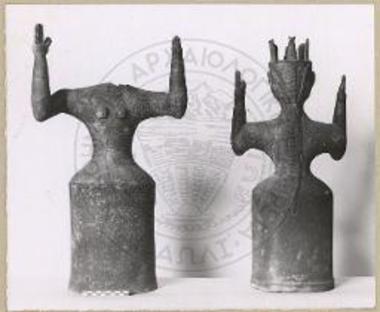 Αι θεαί υπ' αριθμόν 4 και 5.