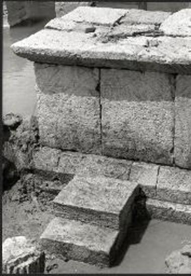 Ιερό Ίσιδας. Βωμός.