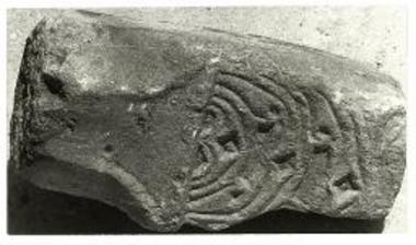 Ανασκαφή εις το Τηγάνι. Τεμάχιο γλυπτού.