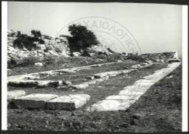 Άποψις των αποκαλυφθέντων εδαφών κατασκευής του ναού της Αθηνάς από Νότου.
