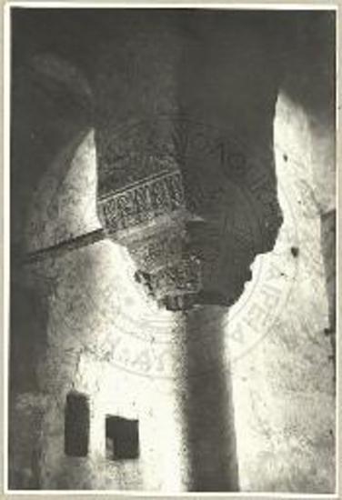 Κιονόκρανον της εκκλησίας του αγίου Νικολάου εν Δελβίνω.