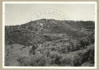 Πύλος. Ο λόφος Άνω Εγκλιανός εκ Νοτιοανατολικών.