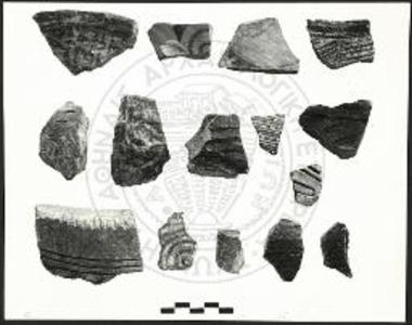 Γραπτά και εγχάρακτα (νεολιθικά) όστρακα.