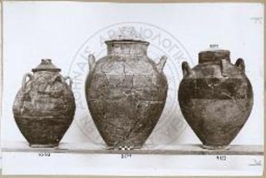 Έτεραι τρεις κάλπαι εκ του τάφου Αγ. Παρακιών Ηρακλείου.