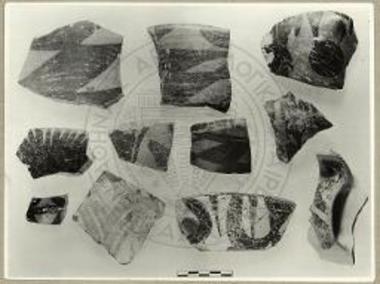 Γραπτά όστρακα εκ του συνοικισμού Ακροποτάμου Β3α(2)=1-8 Β3α(3)=9-10.