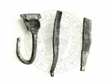 Μολυβδοκόνδυλα από την κρήνη, ΠΑΕ 1984,  πίν. 120 (αρ. 715).