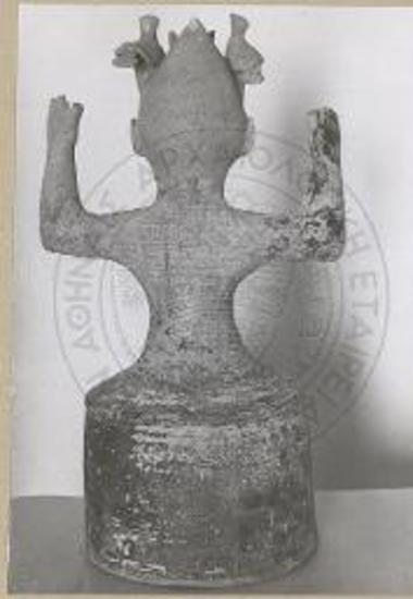 Η θεά υπ' αριθμόν 2. εκ των όπισθεν.