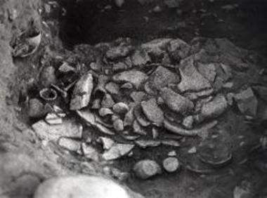Deposit pit containing offerings for the dead.
