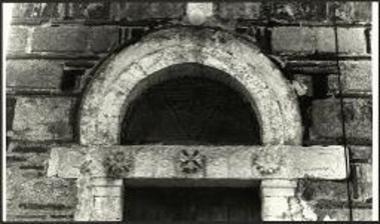 Ν. Λακωνίας, Μάνη, Οχιά, ναός Αγίου Νικολάου. Λεπτομέρεια του περιθύρου.