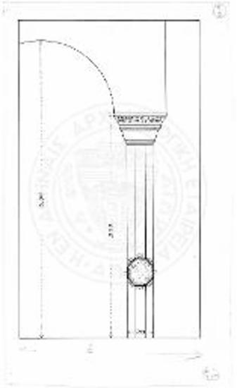 Ο βόρειος εκ των δύο οκταγωνικών κιόνων του κυρίως ναού