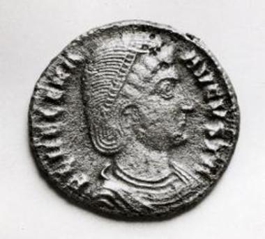 Βασιλική Αρχιερέως Πέτρου. Νόμισμα FL[AVIA] HELENA AUGUSTA (326 - 328 μ. Χ.).