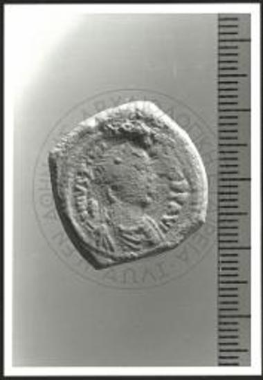 (EN) Justinian I. Thessalonike A.D. 527-562. Isthmus TR3 tr1 (3) B8 (78.478). Burst r.