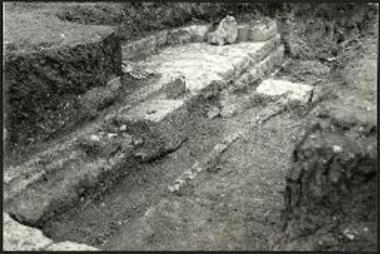 Χαλκιδική, Καλλιθέα. Άποψη από ΝΔ: Δεξιά η ΝΑ γωνία της ευθυντηρίας του ναού του Άμμωνος Διός.