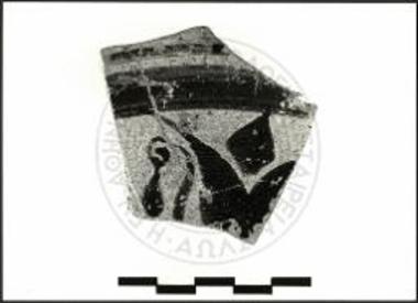 Νότια απόληξη αγωγού, υδατόλακκος: όστρακο με γραπτή διακόσμηση αρχαϊκών χρόνων.