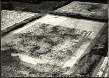 Τα δάπεδα Β (εμπρός), Γ (άνω αριστερά) και Δ (άνω δεξιά) από Βορειοανατολών.