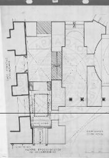 Λεπτομέρεια του μεταξύ των δύο εκκλησιών (Παναγίας και Καθολικού) ΒΑ. χώρου όστις, ως φαίνεται σαφώς, διεχωρίσθη βραδύτερον, μετά την ανέγερσιν του καθολικού (τέλος 11ου αρχάς 12ου αιώνος) δι' εγκαρσίου τοίχου, οπότε εκλείσθη η προς Ανατολάς θύρα και το δίλοβον παράθυρον, κατεσκευάσθη κάτωθεν της δυτικής καμάρας το προσκυνητάτιον (λειψανοθήκη) και εζωγραφήθη μόνον το προς Δυσμάς και παρά το προσκυνητάριον διαμέρισμα, όπερ απετέλεσε το ΒΑ. παρεκκλήσιον του καθολικού. Σώζονται οι σημειούμεναι δια βέλους τοιχογραφίαι.