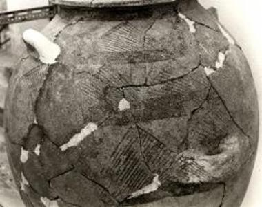 Ταφ. πίθου 23.