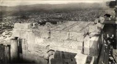 Προπύλαια. Η ιωνική στοά. Γενική άποψις της οροφής (εκ των άνω).