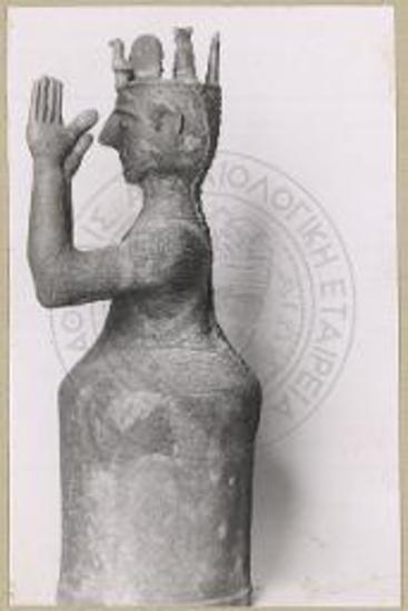 Η θεά υπ' αριθμόν 4. εκ των όπισθεν.