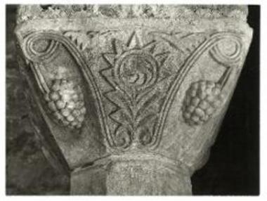 Κίττα, Άγιος Σέργιος και Βάκχος. Κιονόκρανο.