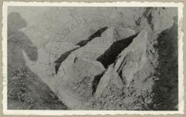 Κιβωτόσχημος τάφος νεκροταφείου Ακροποτάμου.