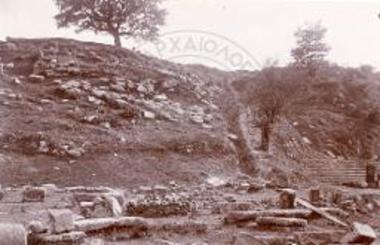 The Megaron. On the right, the stepped buttress to the southern of the sanctuary.