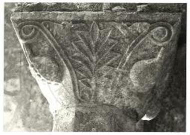 Κίττα, Άγιος Σέργιος και Βάκχος. Κιονόκρανο.