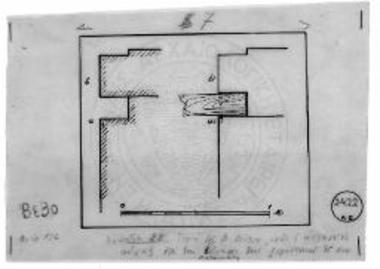 Τομή του βορείου τοίχου, ένθα η εισέχουσα αύλαξ διά την έδρασιν των δοκών.