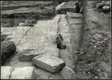 Χαλκιδική, Καλλιθέα. Από Β μερική άποψη της δυτικής πλευράς του ναού του Άμμωνος Διός και του 