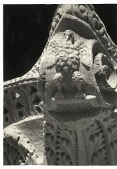 Θεοδοσιανόν κιονόκρανον (εκ της νοτίας μακράς κιονοστοιχίας), λεπτομέρεια.