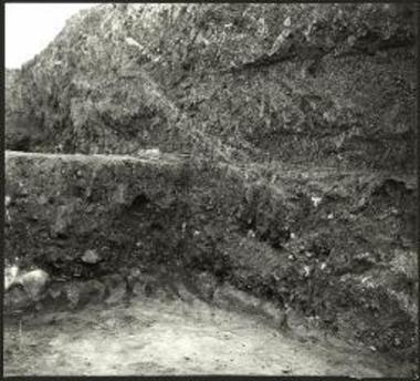 Επίχωση ανατολικά του ανακτόρου.