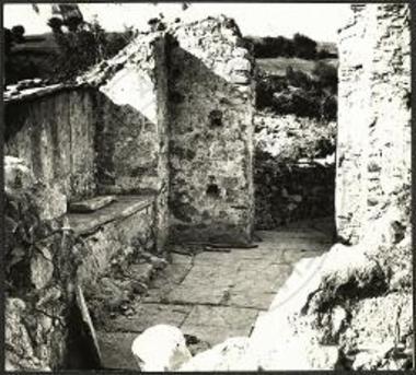 Άποψις του εσωτερικού χώρου του διακονικού μετά την ανασκαφήν.