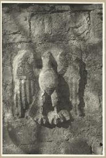 Ανάγλυπτος αετός εκ της εκκλησίας του αγίου Νικολάου εν Δελβίνω.