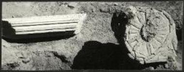 Μάζα τοίχου και περιθυρώματος (εντός επιχώσεως υπό την στάθμην της αυλής).