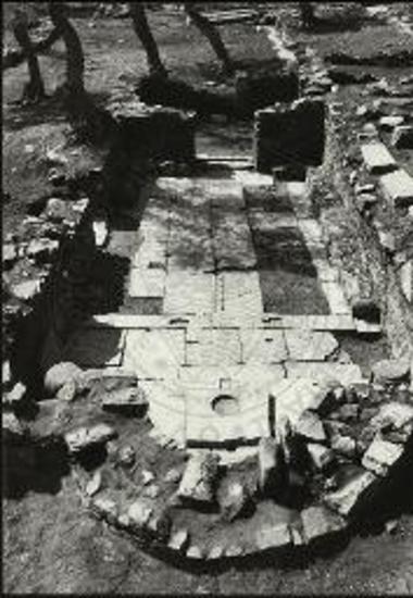 Σύναξη Μαρωνείας. Καθολικό μονής.