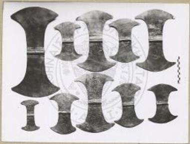 Αρκαλοχώρι. Μικροί χαλκοί πελέκεις.