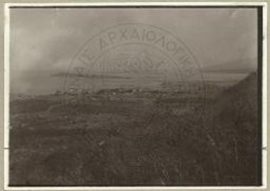 Άποψις της Σκάλας Βουρλών μετά της νησίδος του αγ. Ιωάννου.