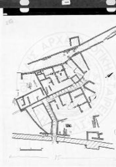 Η ανατολική πύλη, ο δρόμος προς το θέατρο και τα παόδια κτίσματα.