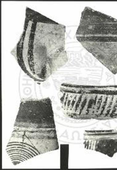 Δείγματα γεωμετρικής κεραμικής από την τομή β-γ.